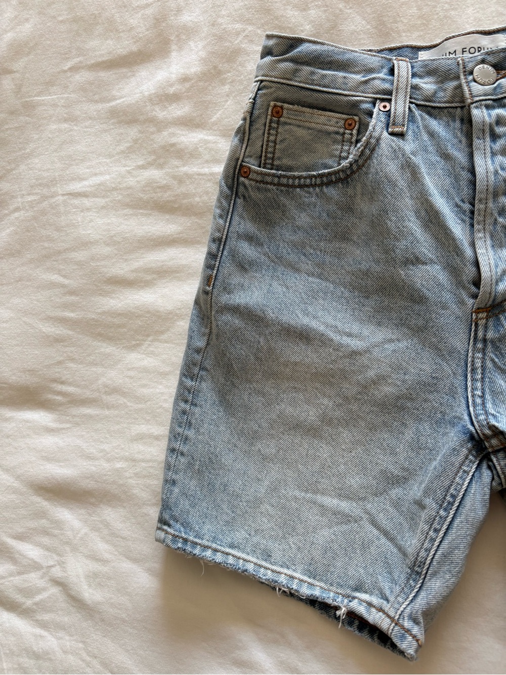 Aritzia Denim Forum The Joni Loose Long Denim Shorts Light Blue 23 - Picture 2 of 7